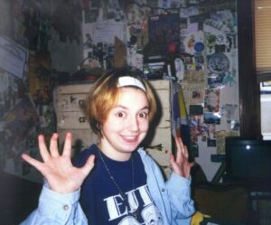 This is what happens when I'm in full-on nerd mode.  This picture is ancient, but even now, 13 years later, I still do this when I get fangirly.