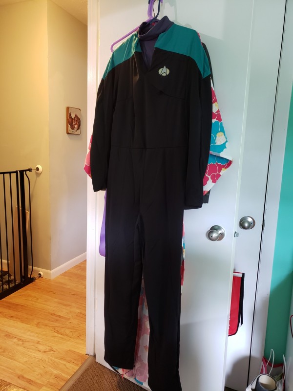 One of my Gen Con 2019 cosplays: the Starfleet uniform for Jadzia, which is way too big for me at the moment.